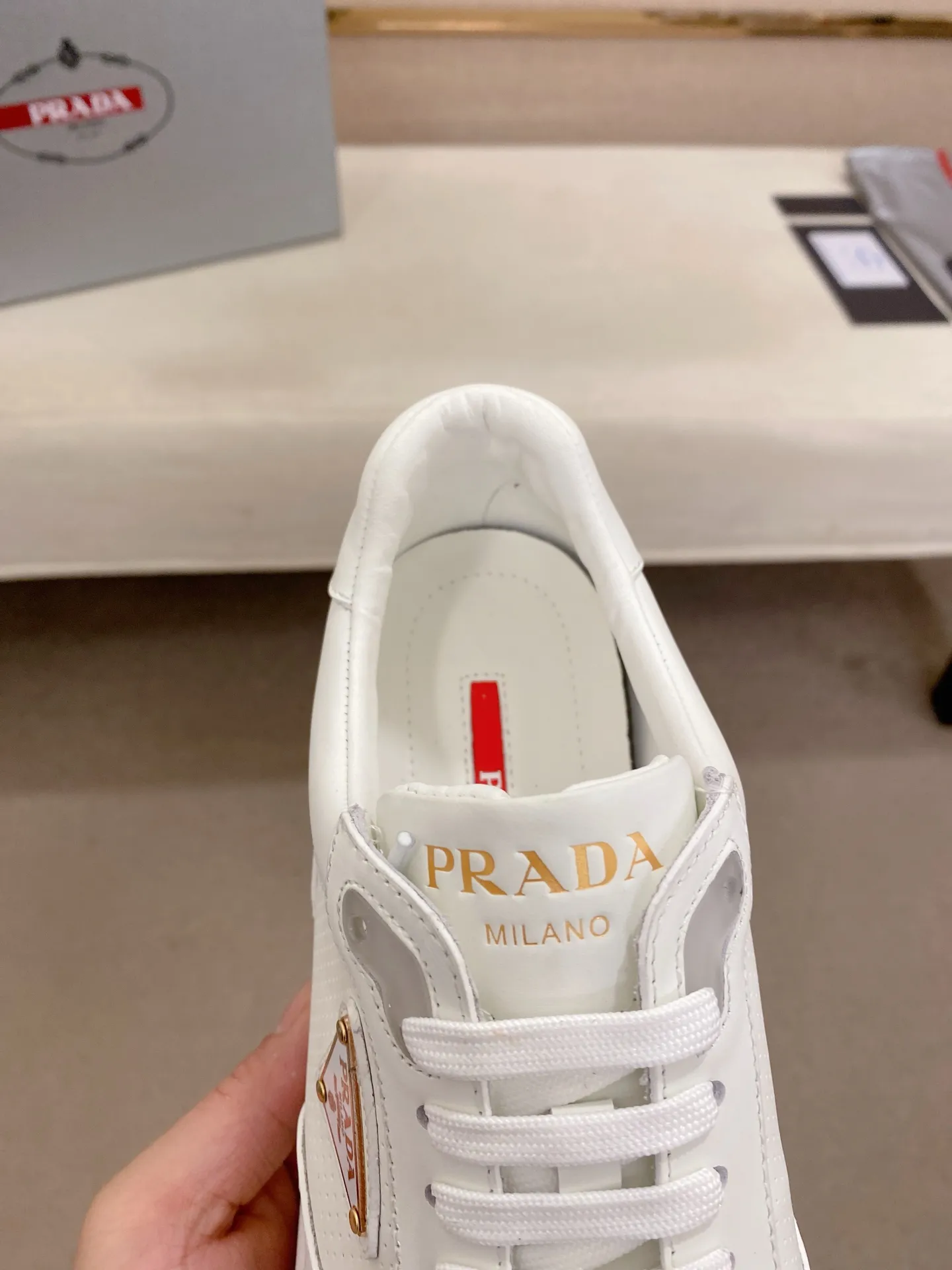 Men's shoes 💰 580💰 ✔️✔️✔️High-quality new PRADA counters are launched at the same time. The new men's shoes and 😘fabrics are selected from imported first-layer cowhide and are made by pure handcrafts. Lining: Full cowhide lining. 👍🏿 High-end ☄️ air-cushion molded anti-slip rubber outsole, exquisite lines, simple and elegant, comfortable and high-end for leisure travel. Code number: 38 to 44 (45 can be customized and cannot be returned or exchanged)
